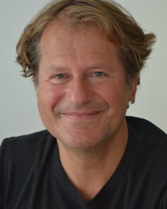 Res Aebi, Französischlehrer, Schulleiter, Fusballtrainer und Buchautor.
